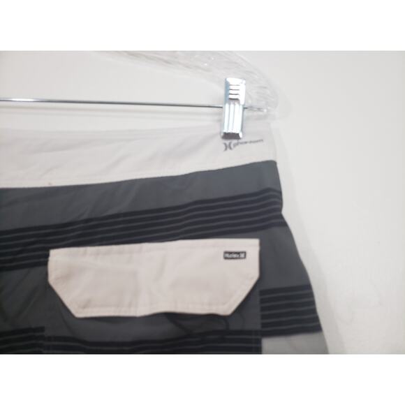 (M5) Hurley Phantom Mens Board Shorts Size 32 Black Gray Striped Swim - Picture 5 of 8
